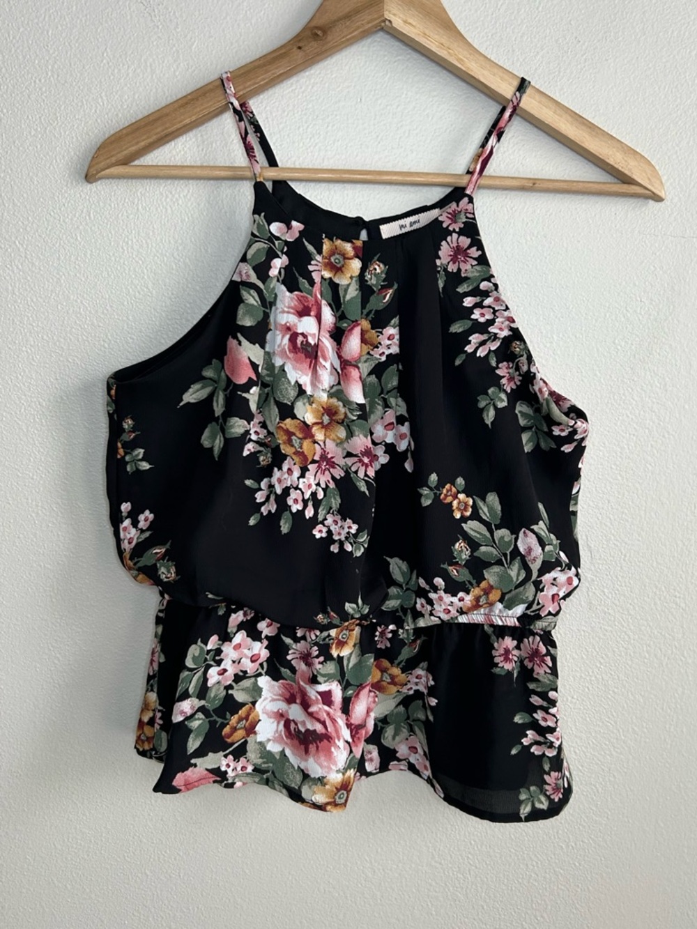 Francesca’s Mi Ami Black  Floral Sleeveless Halter Peplum Blouse Tank Top Size S